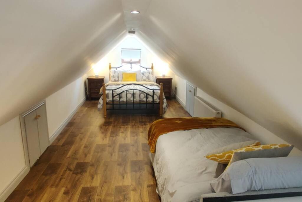 Luxury 'Cois Abhainn' Self Catering Apartment Foxford Kültér fotó